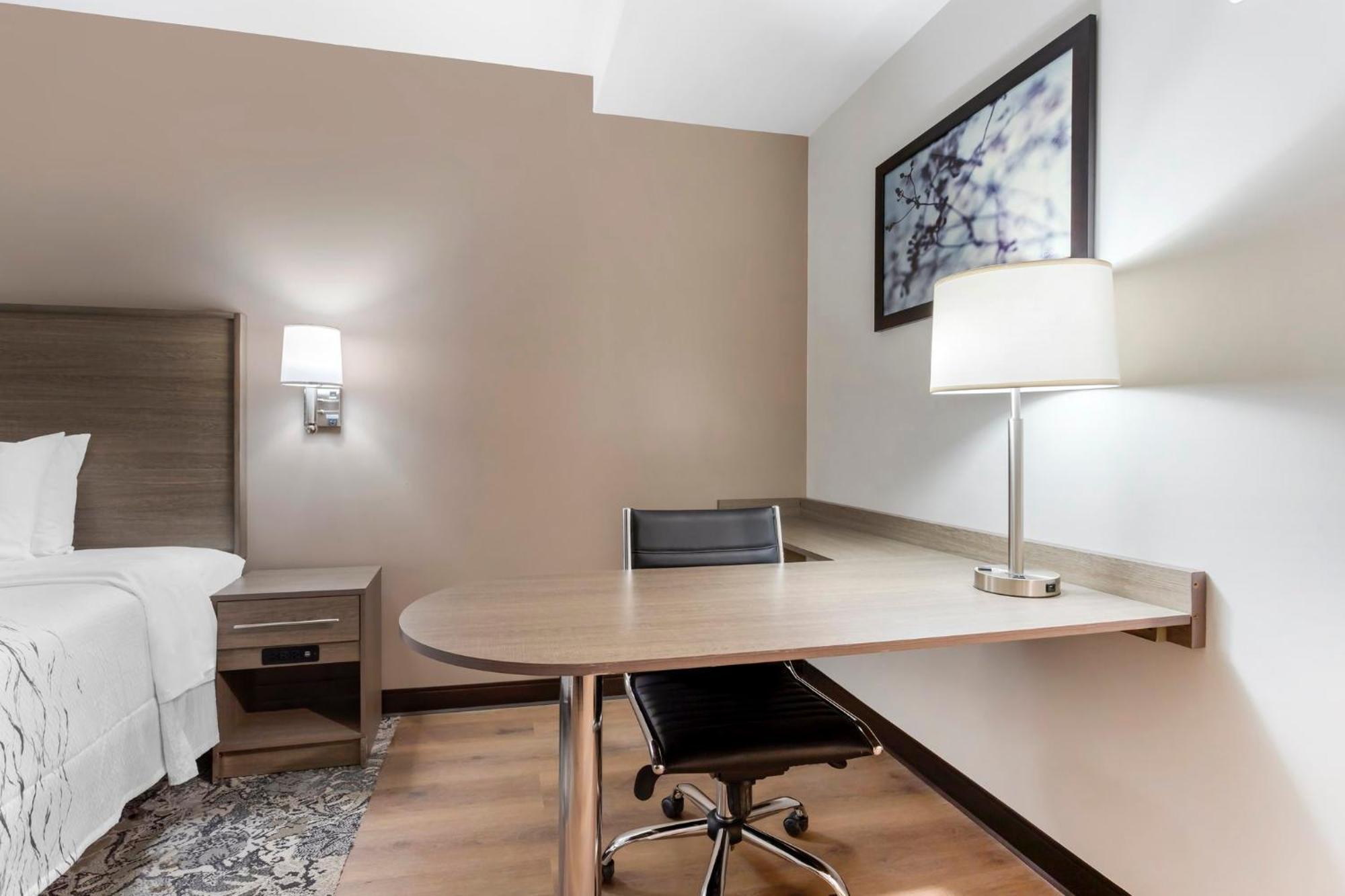 Red Roof Inn Plus Jamaica, Ny - Jfk Airport Ню Йорк Екстериор снимка
