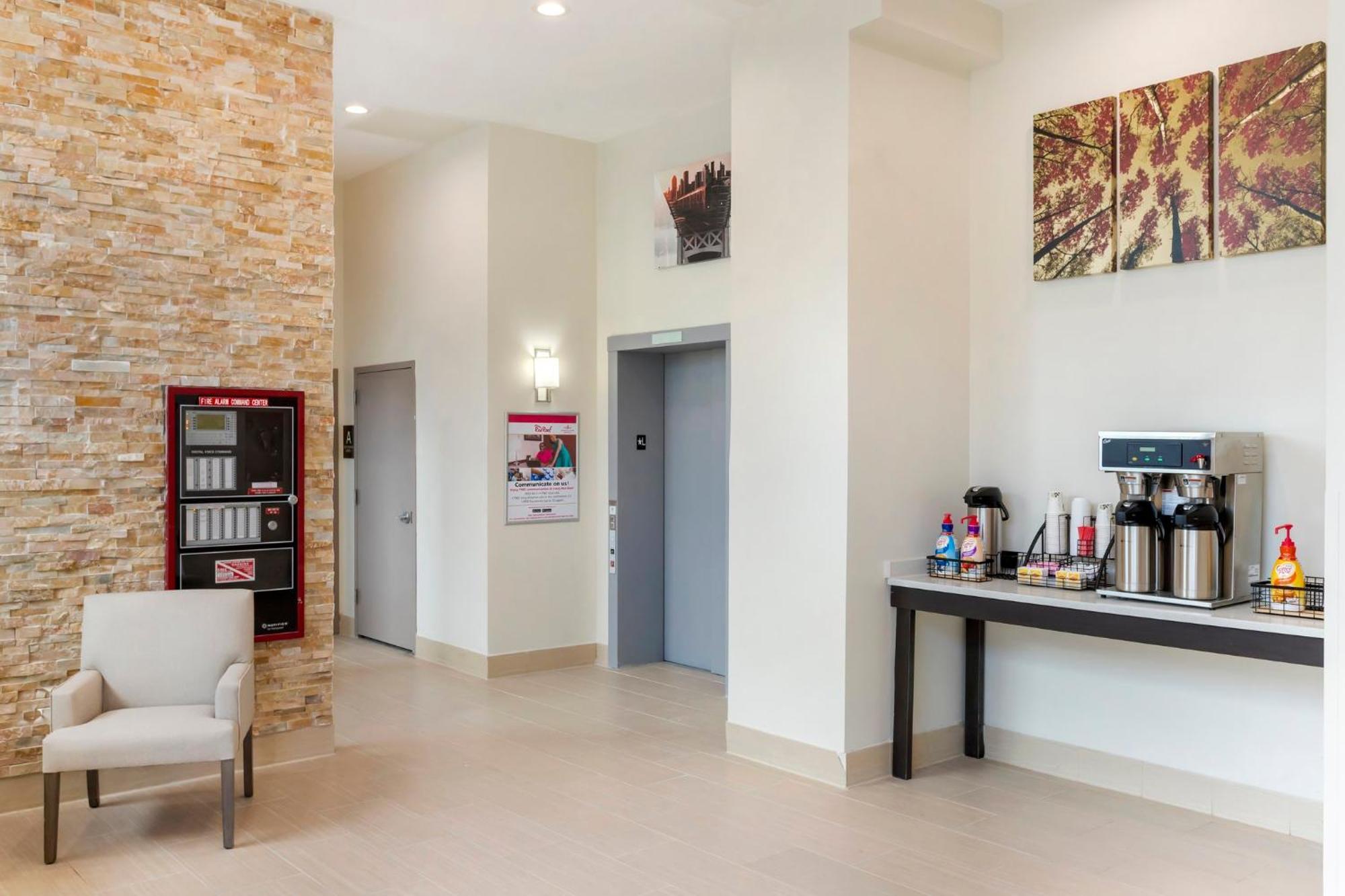 Red Roof Inn Plus Jamaica, Ny - Jfk Airport Ню Йорк Екстериор снимка