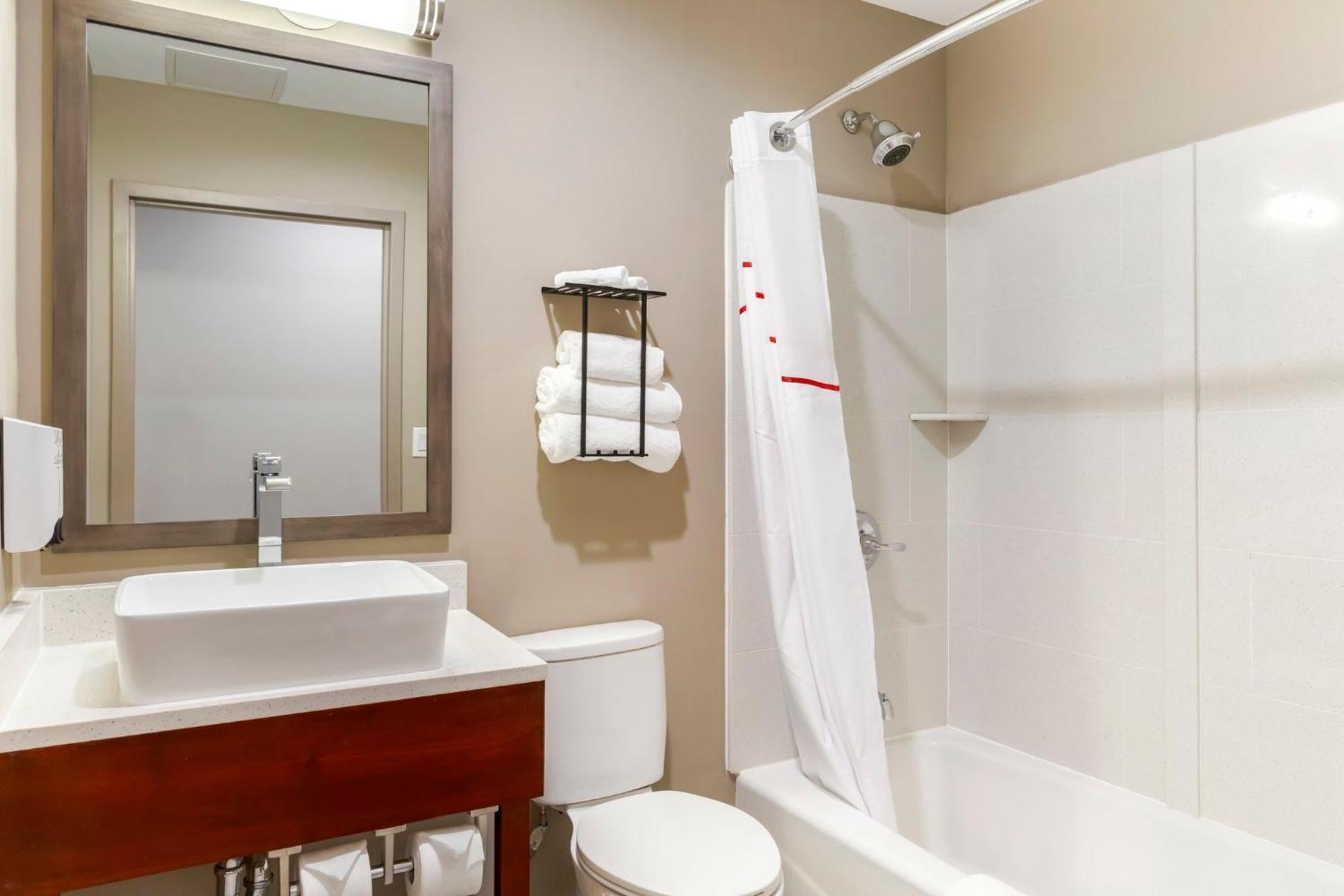 Red Roof Inn Plus Jamaica, Ny - Jfk Airport Ню Йорк Екстериор снимка