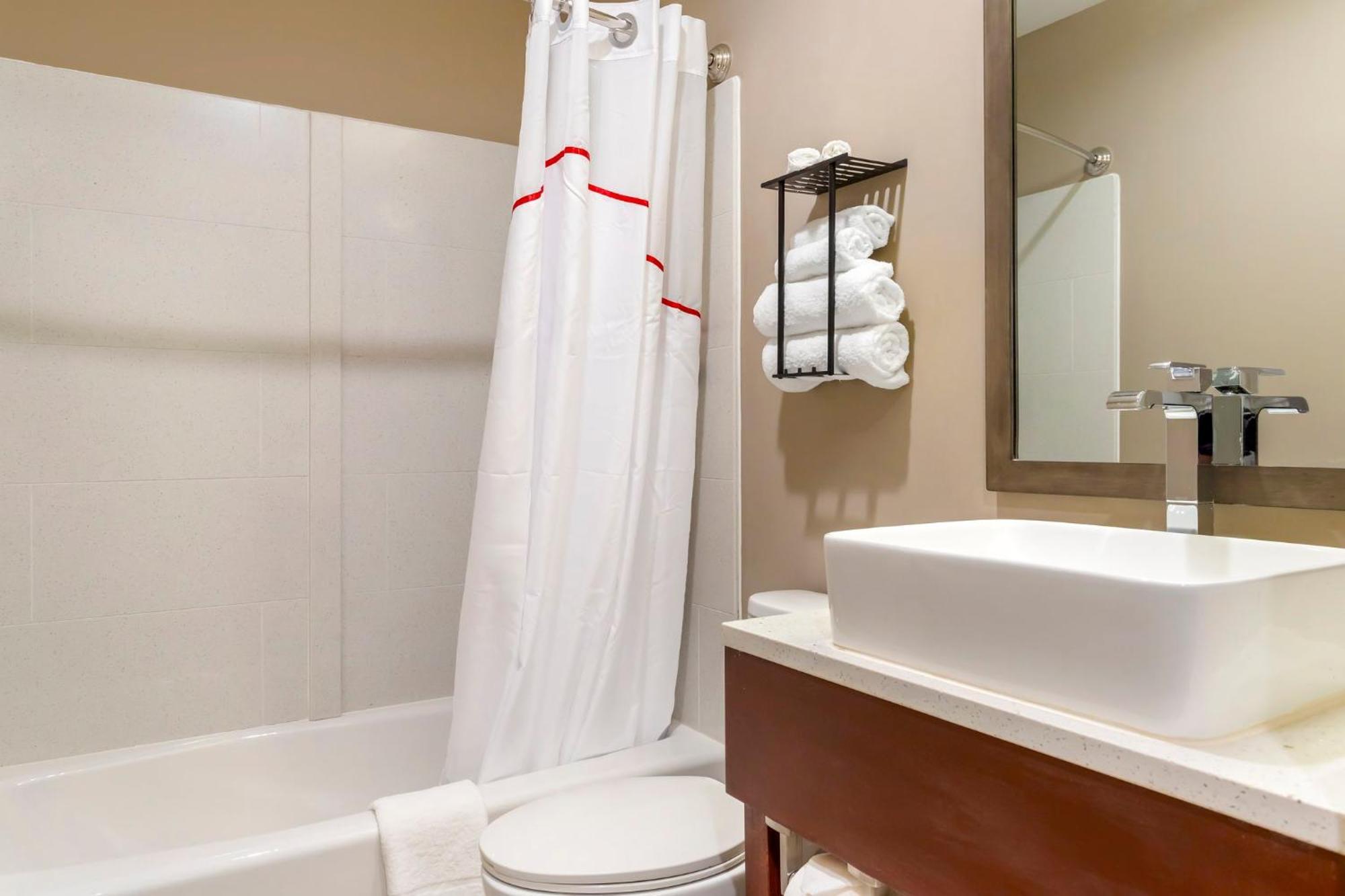 Red Roof Inn Plus Jamaica, Ny - Jfk Airport Ню Йорк Екстериор снимка