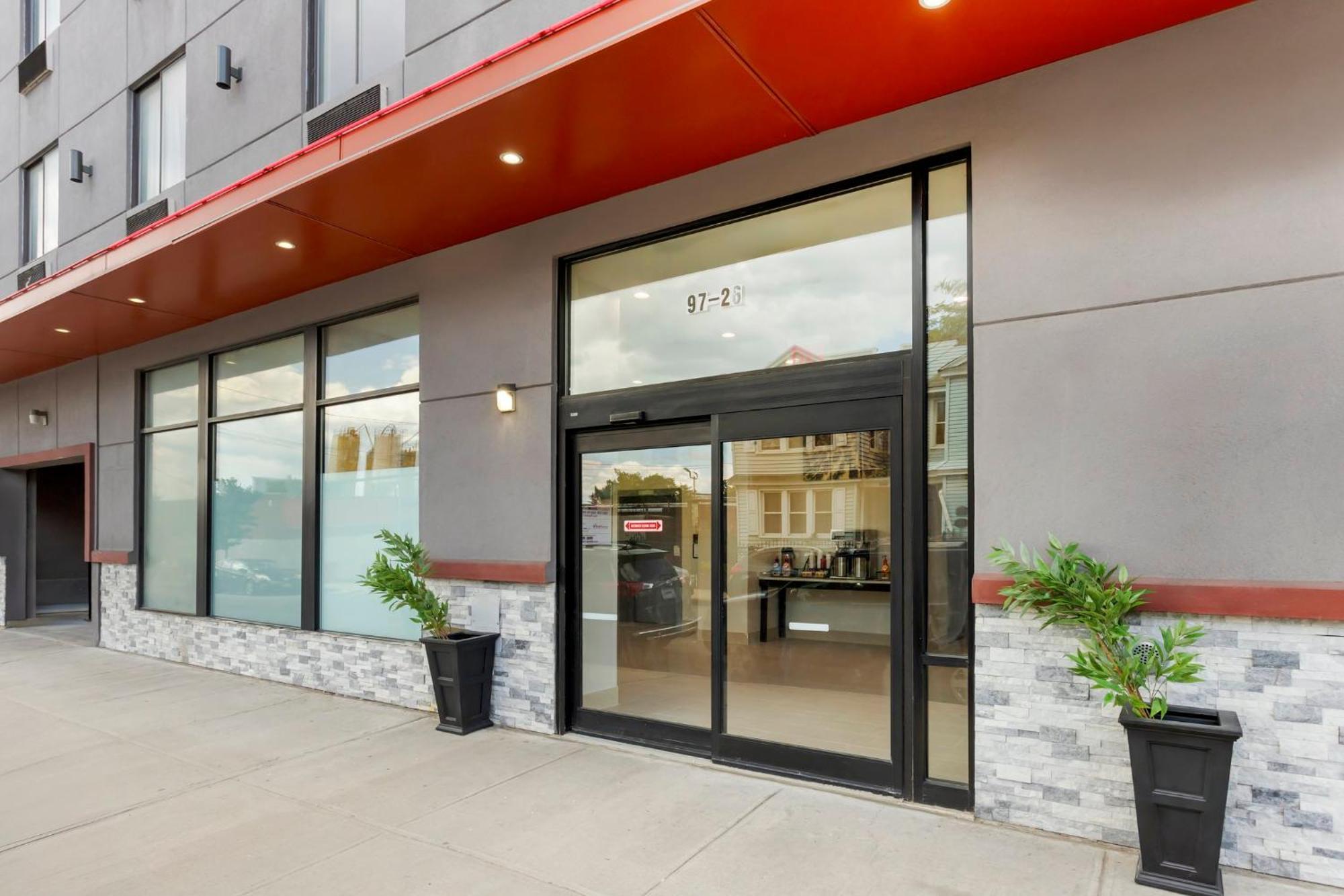Red Roof Inn Plus Jamaica, Ny - Jfk Airport Ню Йорк Екстериор снимка